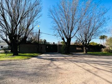 Casa quinta en venta de 1600m2 ubicado en Roldán