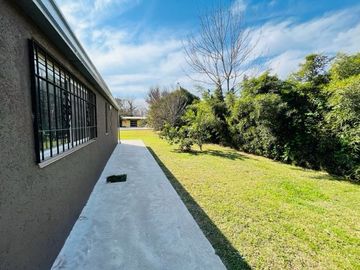 Casa quinta en venta de 1600m2 ubicado en Roldán