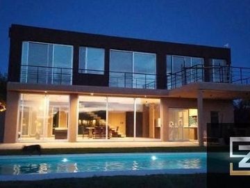 Casa en venta de 3 dormitorios c/ cochera en El Cantón