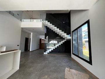 Casa en venta de 4 dormitorios c/ cochera en Nordelta El Yacht