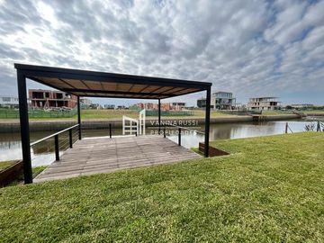 Casa en venta de 4 dormitorios c/ cochera en Nordelta El Yacht