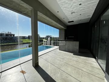 Casa en venta de 4 dormitorios c/ cochera en Nordelta El Yacht
