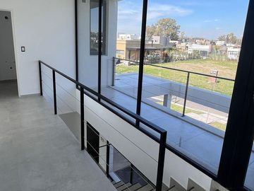 Casa en venta de 3 dormitorios c/ cochera en Santa Rosa