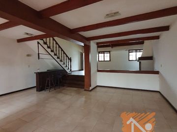 Casa en venta de 3 dormitorios c/ cochera en Paykín