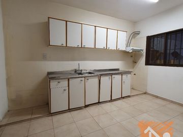 Casa en venta de 3 dormitorios c/ cochera en Paykín