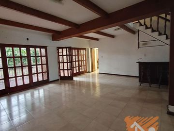 Casa en venta de 3 dormitorios c/ cochera en Paykín