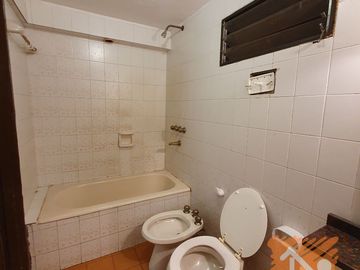 Casa en venta de 3 dormitorios c/ cochera en Paykín