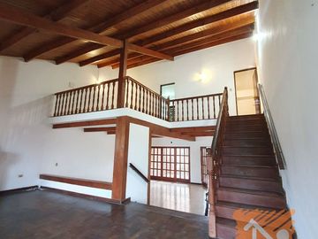 Casa en venta de 3 dormitorios c/ cochera en Paykín