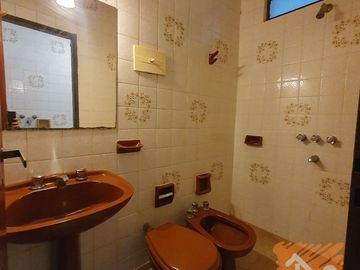 Casa en venta de 3 dormitorios c/ cochera en Paykín