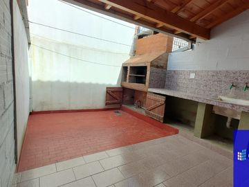 Dúplex en venta de 2 dormitorios c/ cochera en Costa Azul