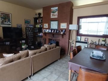 Venta block de 2 propiedades en mismo lote, balcón, terraza.Se pueden vender separadas o juntas Excelente estado
