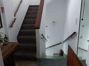 Venta block de 2 propiedades en mismo lote, balcón, terraza.Se pueden vender separadas o juntas Excelente estado