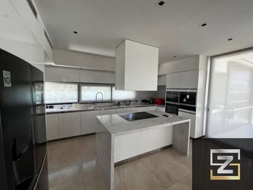 Casa en venta de 7 ambientes en Barrio Privado Terralagos