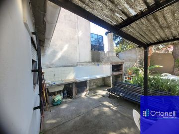 Casa en venta de 3 dormitorios c/ cochera en San Bernardo