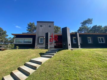 CODIGO 645 - VENTA - ISLA DEL GOLF - PINAMAR