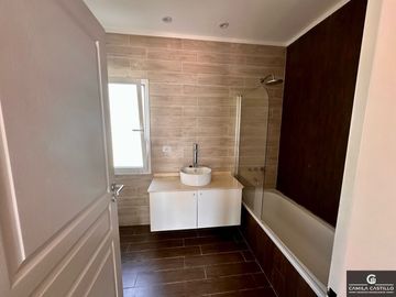 Casa en venta de 4 dormitorios c/ cochera en Haras Santa María