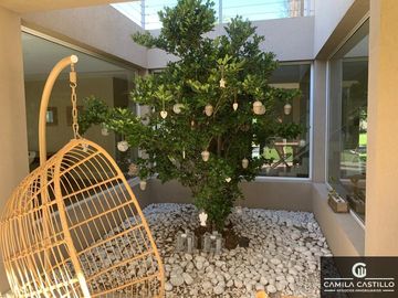 Casa en venta de 4 dormitorios c/ cochera en Haras Santa María