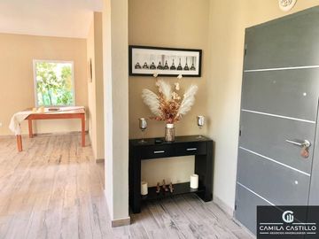 Casa en venta de 4 dormitorios c/ cochera en Haras Santa María