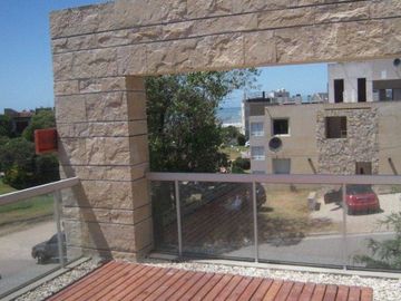 Dúplex en venta de 4 ambientes con cochera en Pinamar