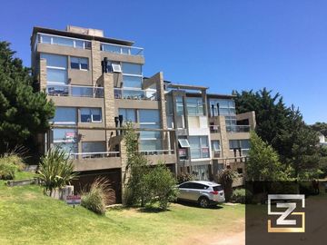 Dúplex en venta de 4 ambientes con cochera en Pinamar