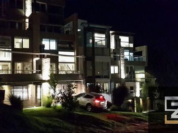 Dúplex en venta de 4 ambientes con cochera y vista al mar en Apart Hotel Pinamar