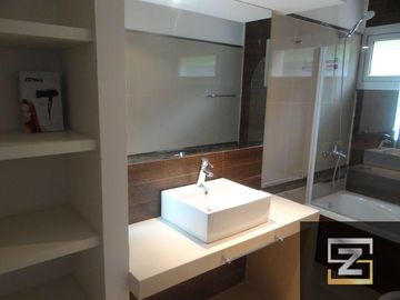 Tríplex en venta de 4 ambientes c/cochera y vista al mar en Pinamar