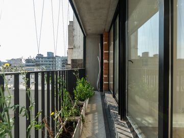 DEPARTAMENTO DE 2 DORMITORIOS DE DISEÑO INDUSTRIAL EN VENTA EN 9 DE JULIO 1366