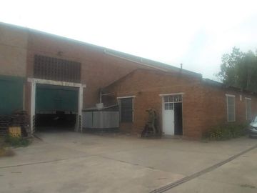 Galpón en venta de 1934m2 ubicado en 9 de Abril