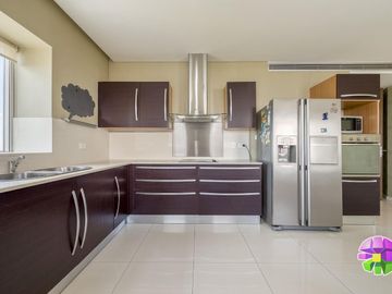 Departamento en venta de 2 dormitorios c/ cochera en Puerto Madero