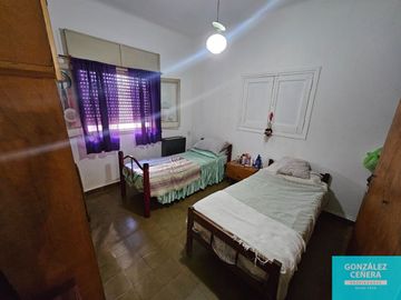 Casa en venta de 2 dormitorios c/ cochera en Villa Sanchez Elia