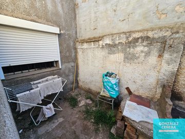 Casa en venta de 2 dormitorios c/ cochera en Villa Sanchez Elia