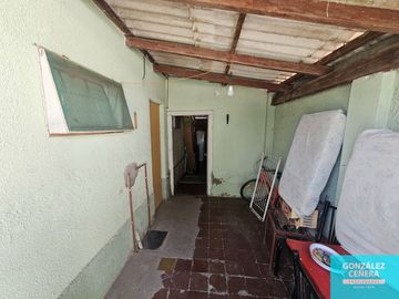 Casa en venta de 2 dormitorios c/ cochera en Villa Sanchez Elia