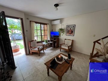 Dúplex en venta de 3 dormitorios c/ cochera en Costa Azul