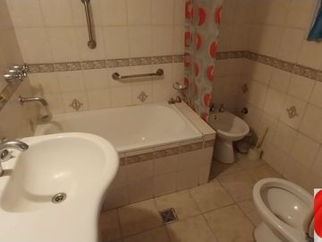 PH en venta 2 amb con patio en Parque Patricios