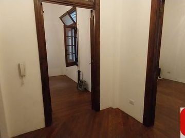 PH en venta 2 amb con patio en Parque Patricios
