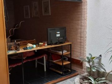 Casa en venta de 4 dormitorios c/ cochera en Parque Patricios
