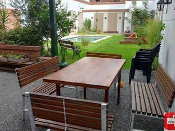Casa en venta de 4 dormitorios c/ cochera en Parque Patricios