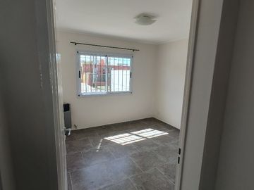 PH en venta de 5 dormitorios c/ cochera en Florencio Varela