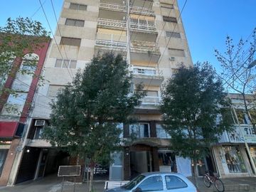 Departamento en venta de 2 dormitorios c/ cochera en 9 de Julio