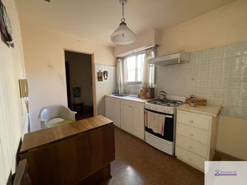 Departamento en venta de 2 dormitorios c/ cochera en 9 de Julio