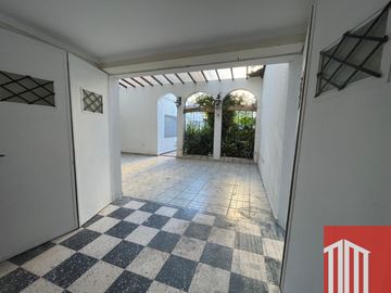 Casa en venta de 3 dormitorios c/ cochera en Centro
