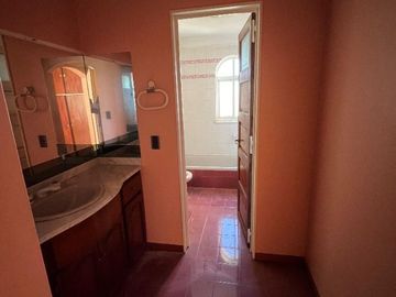 Casa en venta de 4 dormitorios c/ cochera en Centro