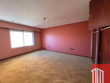 Casa en venta de 4 dormitorios c/ cochera en Centro