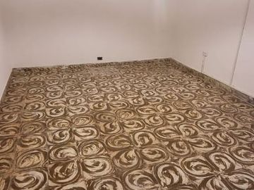Casa en venta tres dormitorios con cochera. Espeche 150