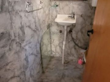 Casa en venta tres dormitorios con cochera. Espeche 150