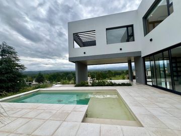 Casa en venta de 3 dormitorios c/ cochera en San Antonio de Arredondo