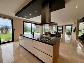 Casa en venta de 3 dormitorios c/ cochera en San Antonio de Arredondo
