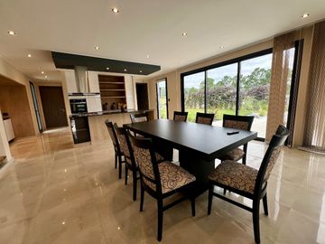 Casa en venta de 3 dormitorios c/ cochera en San Antonio de Arredondo