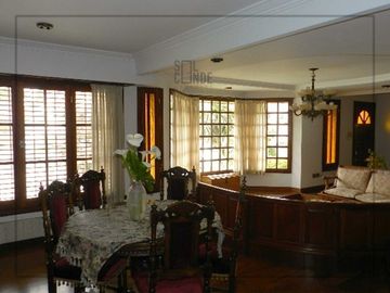 Loma De Stella Maris. Importante Chalet Con Piscina.