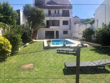 Loma De Stella Maris. Importante Chalet Con Piscina.